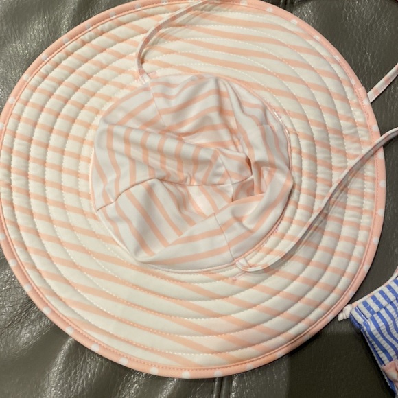 New Ruffle Butts Bikini with hat - Picture 7 of 9